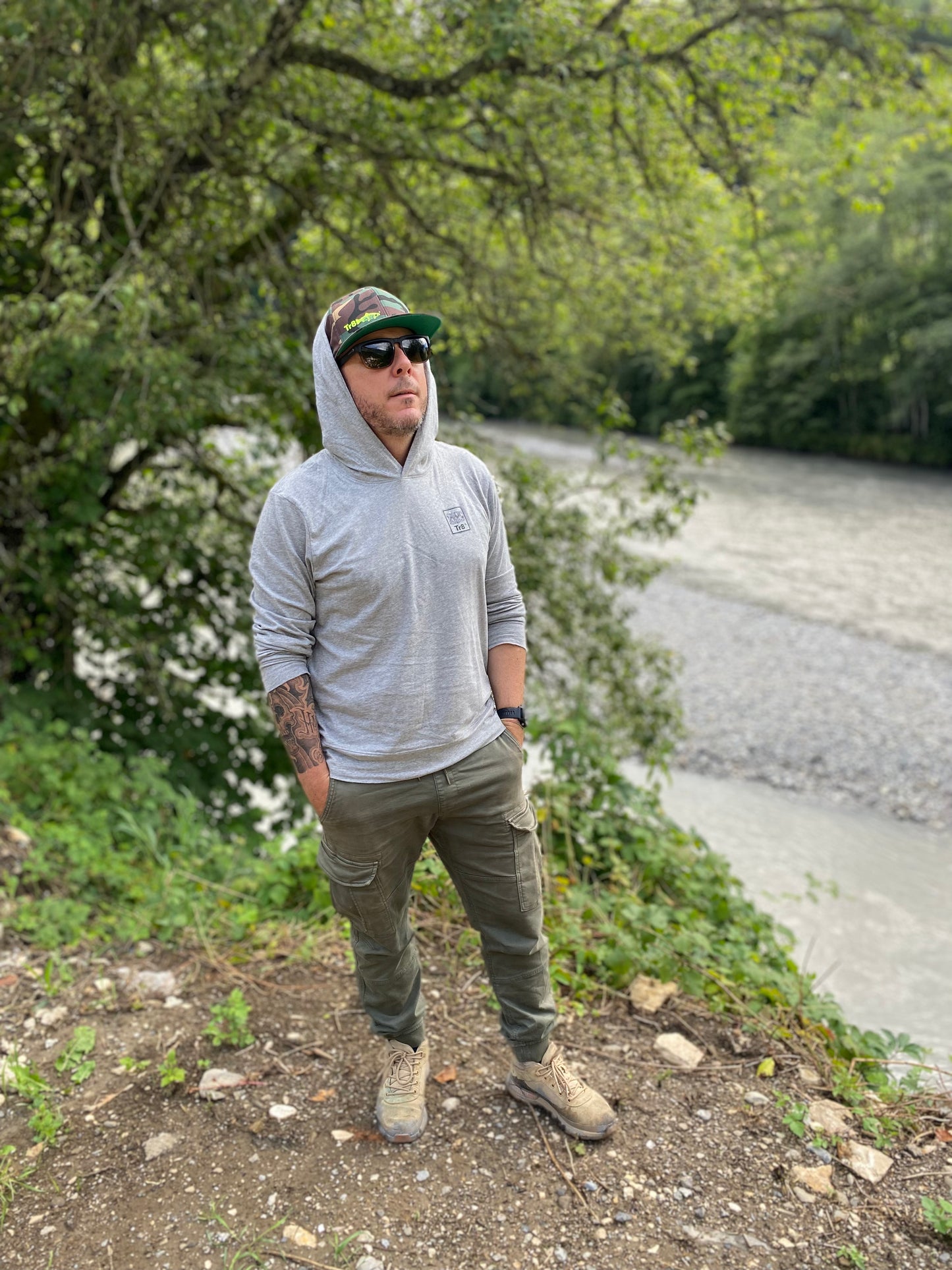 Hoodie Tr8 manches longues et capuche